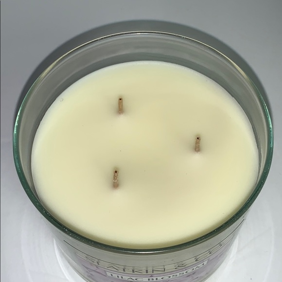 Lilac Blossom 3 Wick Candle Bath & Body Works - Picture 3 of 10